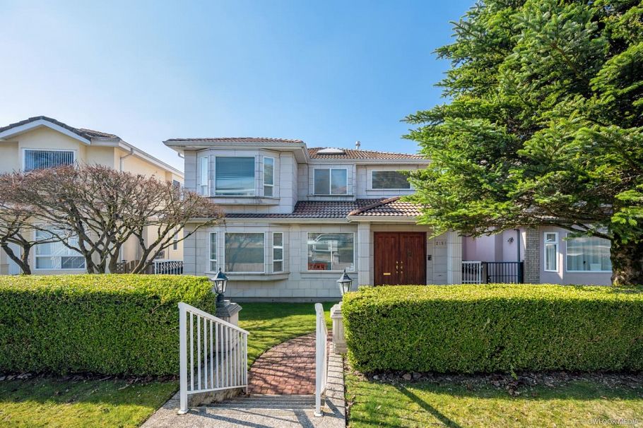 2154 Burquitlam Drive Vancouver, BC - 30