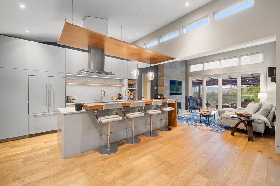 1269 Cloverley Street North Vancouver, BC - 4