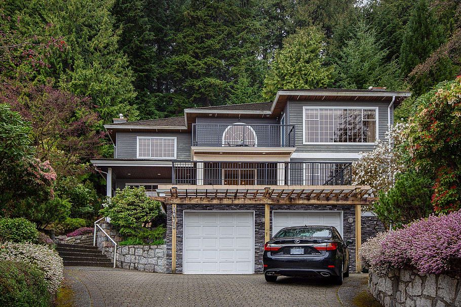 3973 Braemar Place North Vancouver, BC - 1
