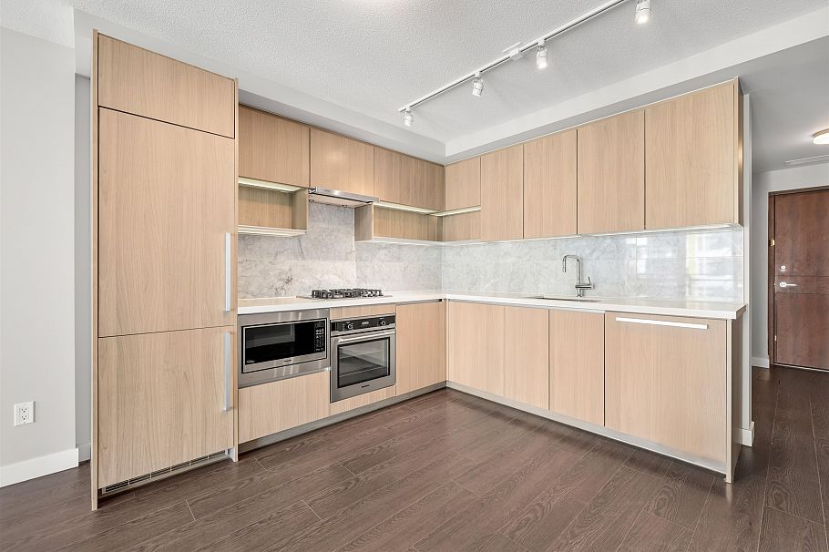 1605 8833 Hazelbridge Way Richmond, BC - 5