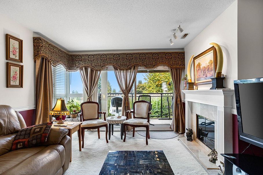 301 106 W Kings Road North Vancouver, BC - 18