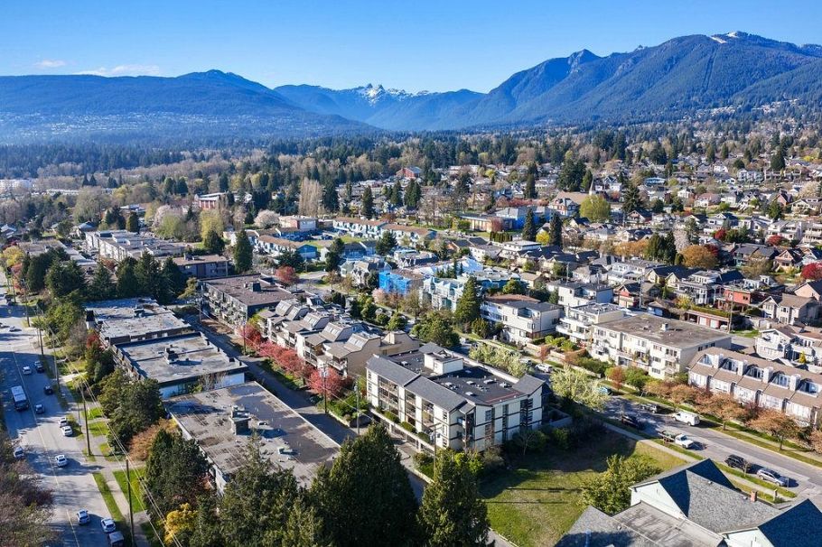 207 235 W 4th Street North Vancouver, BC - 37