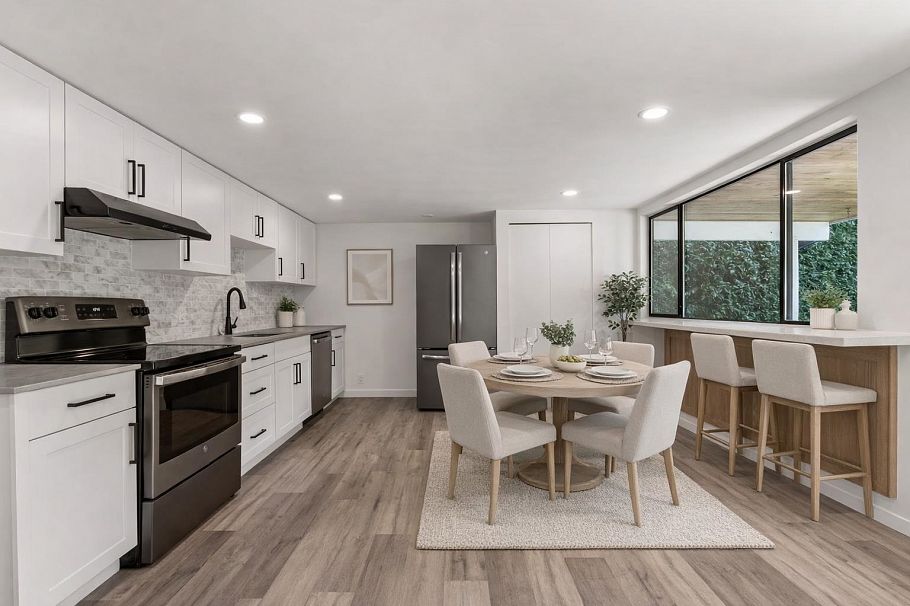 739 E 26th Street North Vancouver, BC - 25