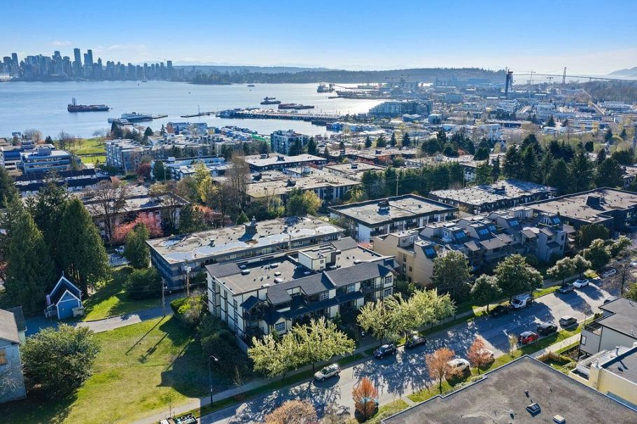 207 235 W 4th Street North Vancouver, BC - 35