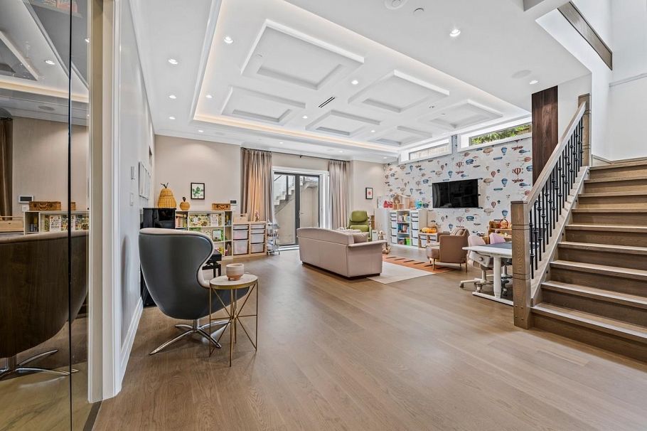 2867 W 44th Avenue Vancouver, BC - 25