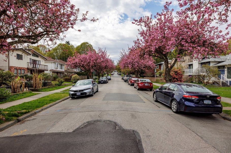 431 E 18th Avenue Vancouver, BC - 2