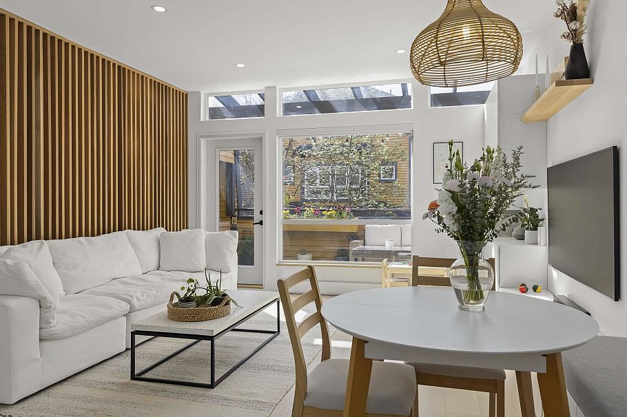 1065 E Pender Street Vancouver, BC - 1