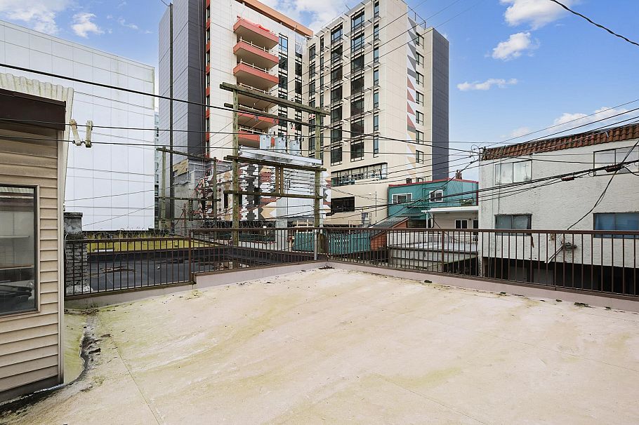 329 E Pender Street Vancouver, BC - 13