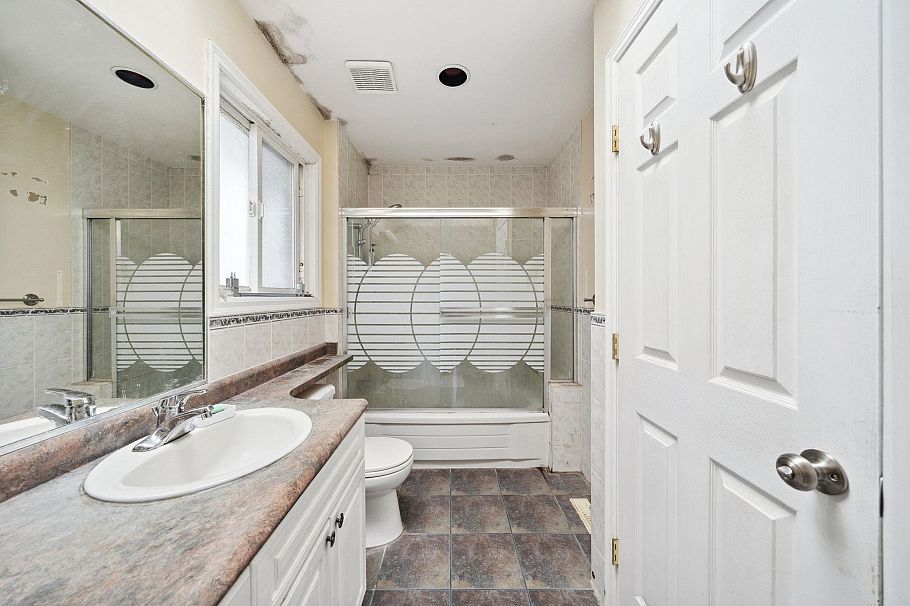 3298 E 2nd Avenue Vancouver, BC - 13