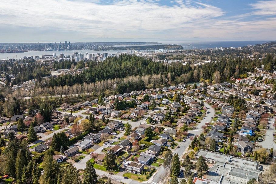 739 E 26th Street North Vancouver, BC - 38