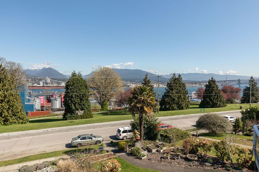 2732 Wall Street Vancouver, BC - 28