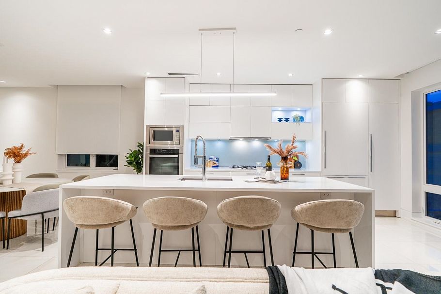 4691 W 9th Avenue Vancouver, BC - 9