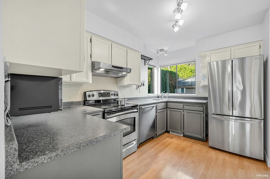 252 E 21st Street North Vancouver, BC - 11