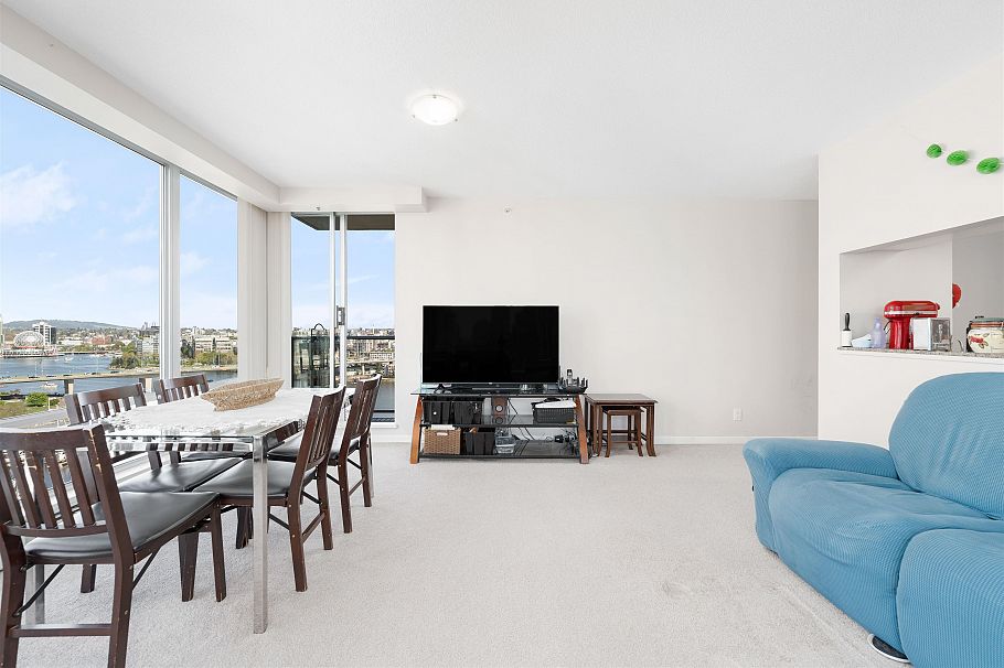 1906 1228 Marinaside Crescent Vancouver, BC - 4