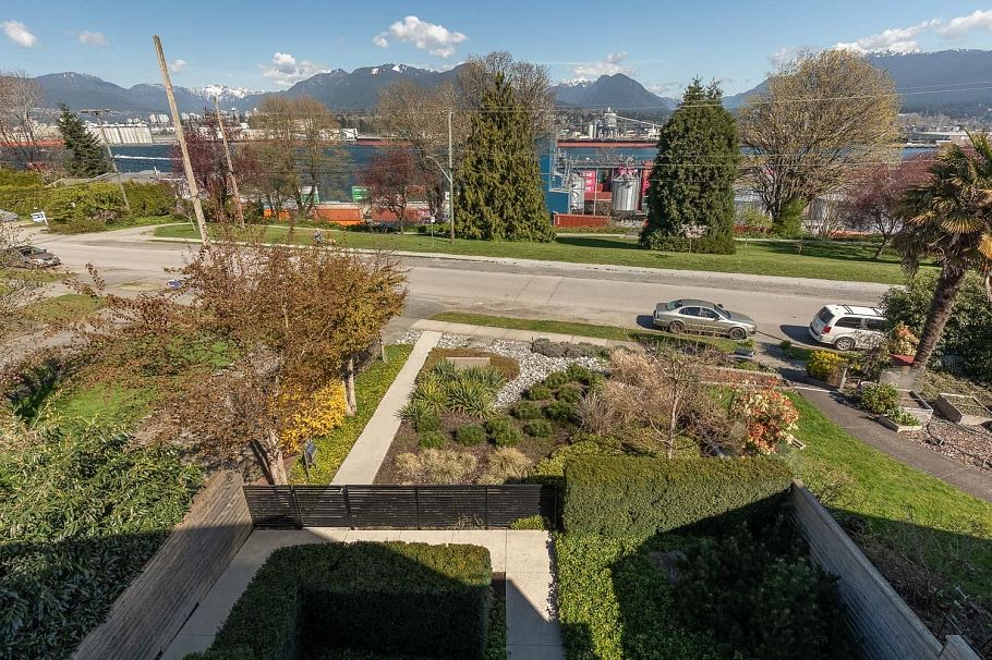 2732 Wall Street Vancouver, BC - 29