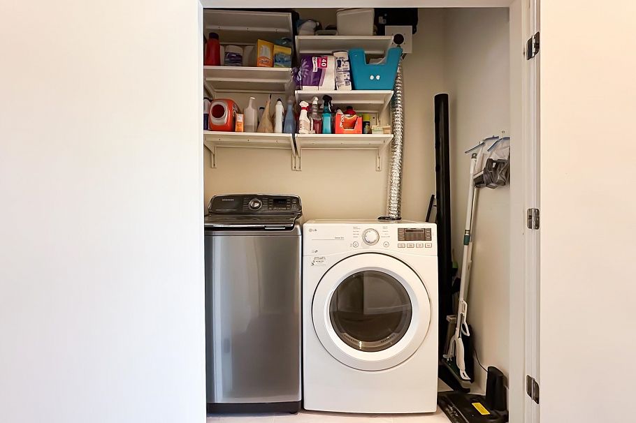 506 3602 Aldercrest Drive North Vancouver, BC - 24