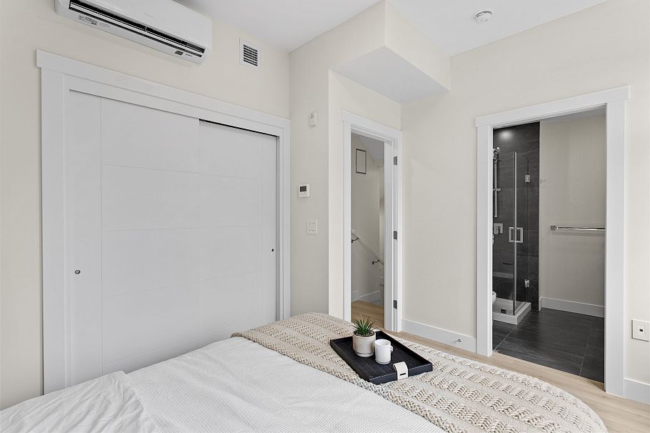 311 342 Mountain Highway North Vancouver, BC - 17