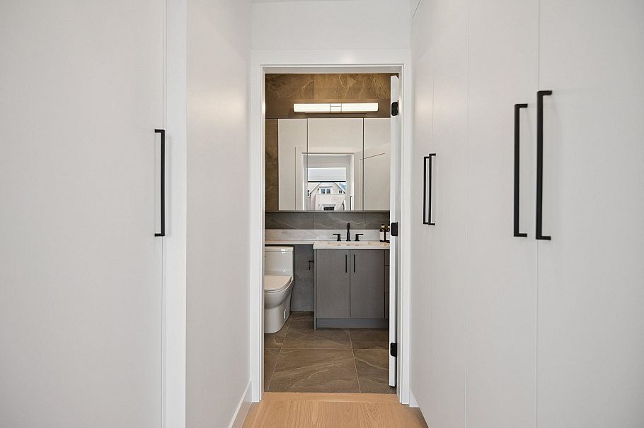 #2 1079 E 14th Avenue Vancouver, BC - 25