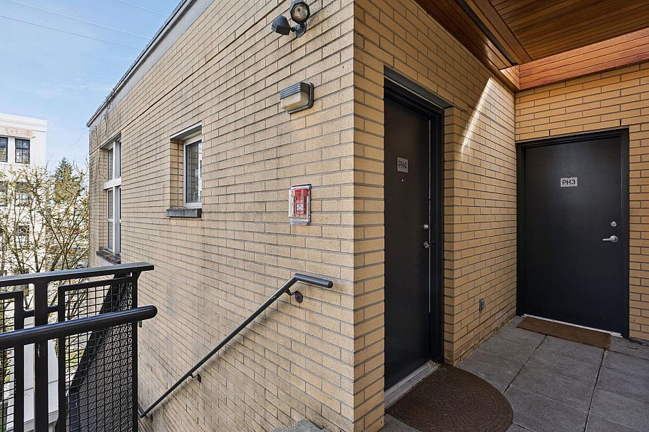 PH4 2088 W 11th Avenue Vancouver, BC - 3