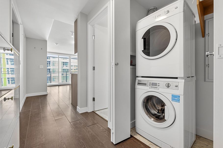 1605 8833 Hazelbridge Way Richmond, BC - 14