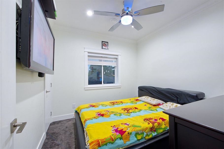 5886 Sherbrooke Street Vancouver, BC - 19