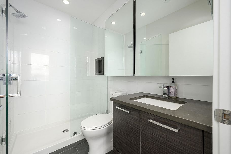 1601 8533 River District Crossing Vancouver, BC - 13