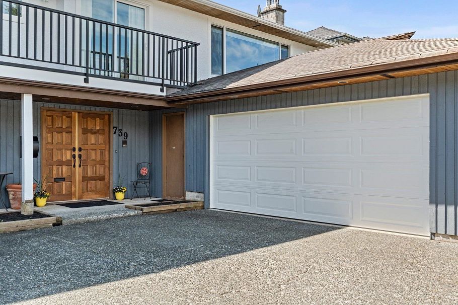 739 E 26th Street North Vancouver, BC - 3