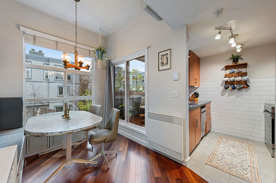 15 877 W 7th Avenue Vancouver, BC - 14