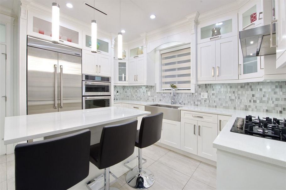 5886 Sherbrooke Street Vancouver, BC - 8