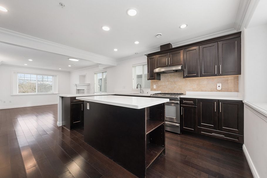 3136 E 47th Avenue Vancouver, BC - 8