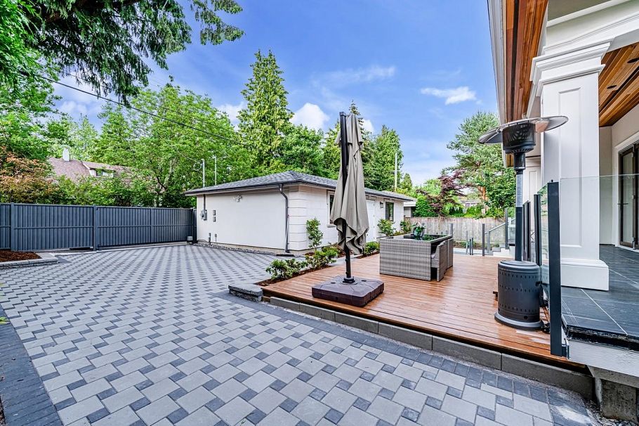 2867 W 44th Avenue Vancouver, BC - 34