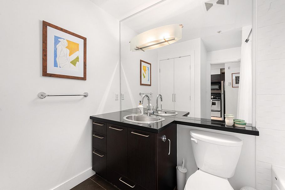 212 205 E 10th Avenue Vancouver, BC - 16