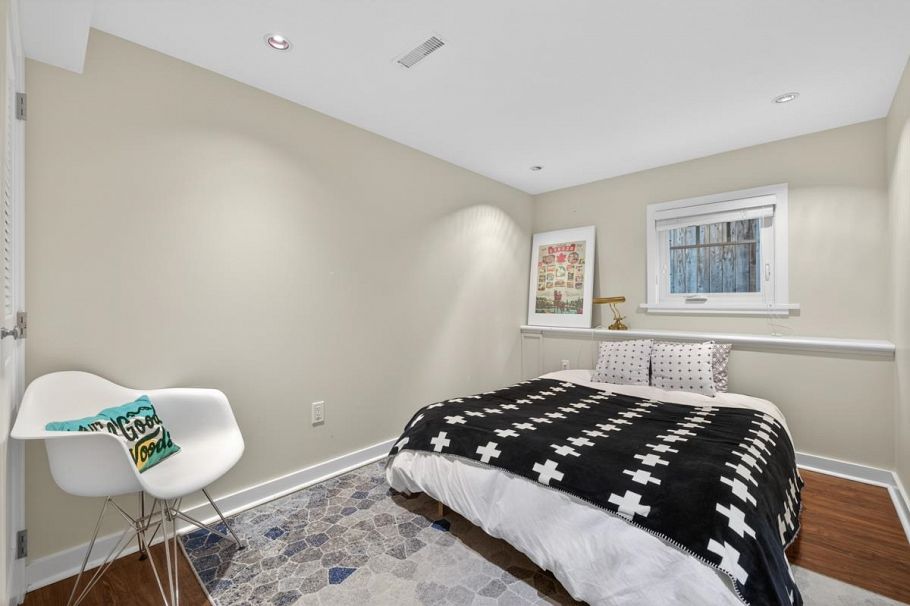 4195 W 15th Avenue Vancouver, BC - 29