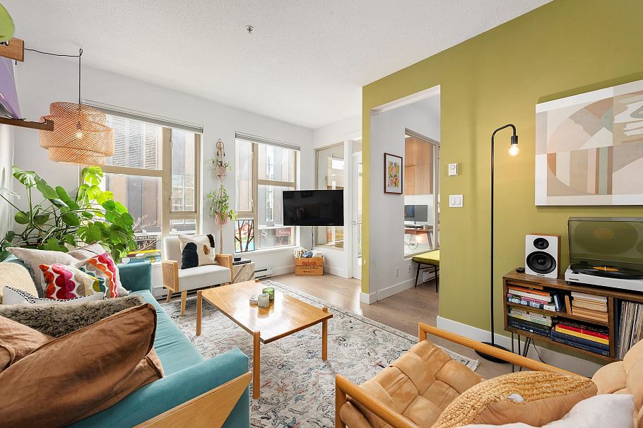 212 205 E 10th Avenue Vancouver, BC - 4