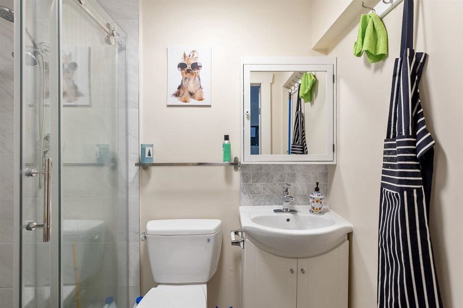 4318 W 11th Avenue Vancouver, BC - 17