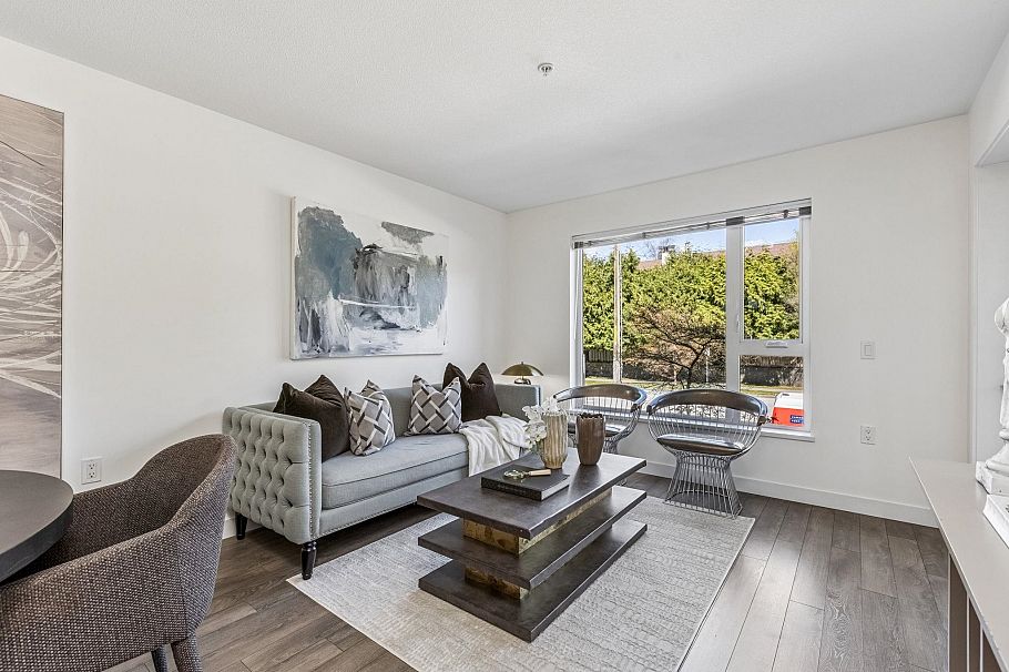 211 221 E 3rd Street North Vancouver, BC - 10