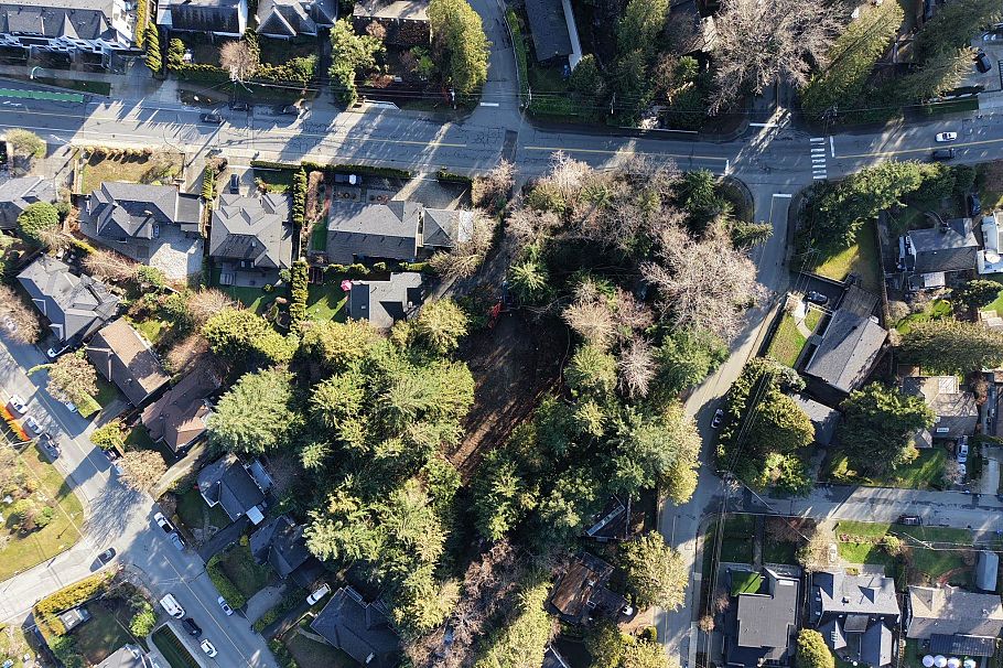 1160 Ridgewood Drive North Vancouver, BC - 3