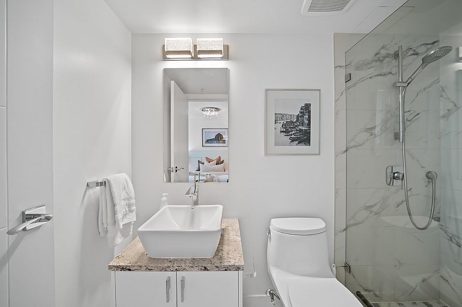 1238 Richards Street Vancouver, BC - 28