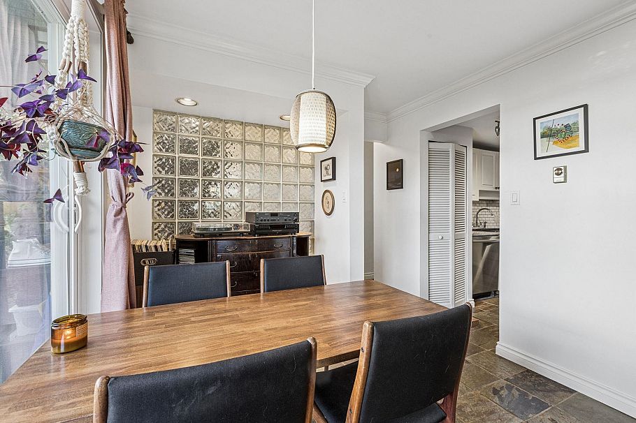 152A W 18th Street North Vancouver, BC - 16