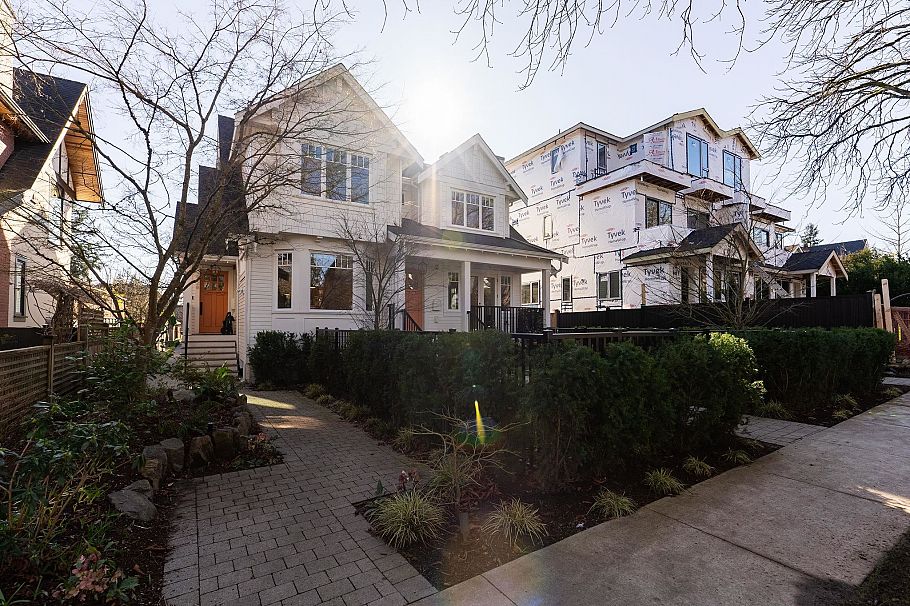 3530 W 43rd Avenue Vancouver, BC - 39