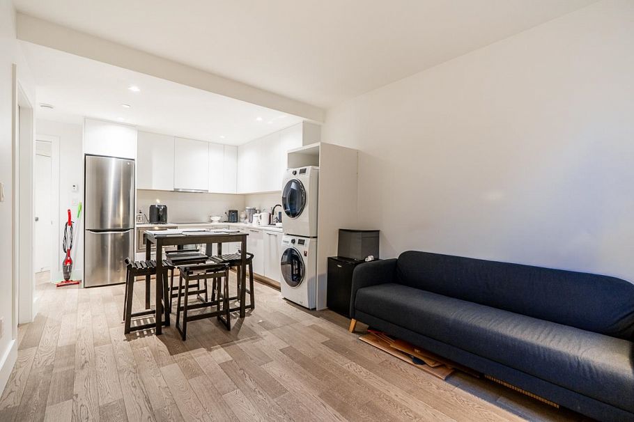 4691 W 9th Avenue Vancouver, BC - 27