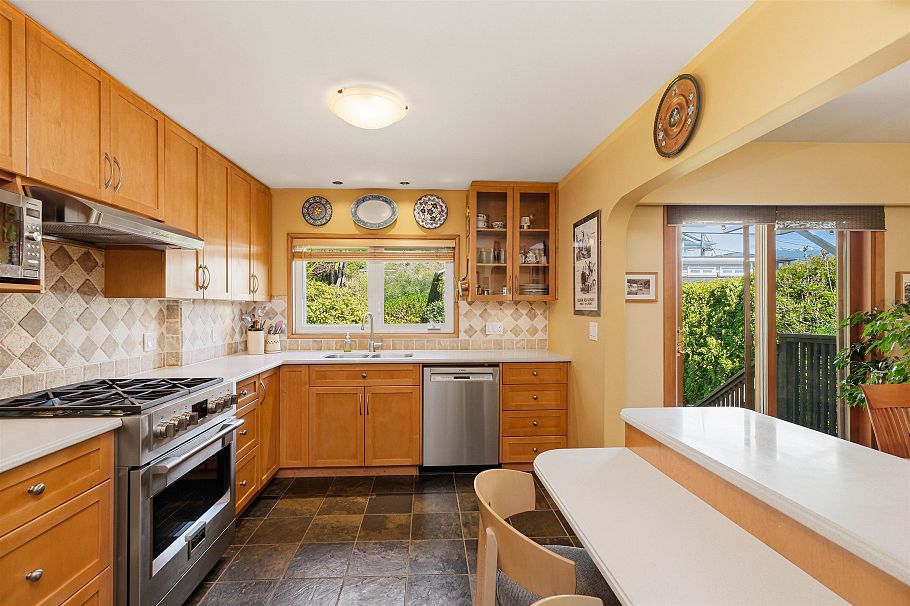 818 E 6th Street North Vancouver, BC - 10