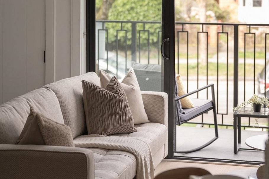 1 2282 E 8th Avenue Vancouver, BC - 2