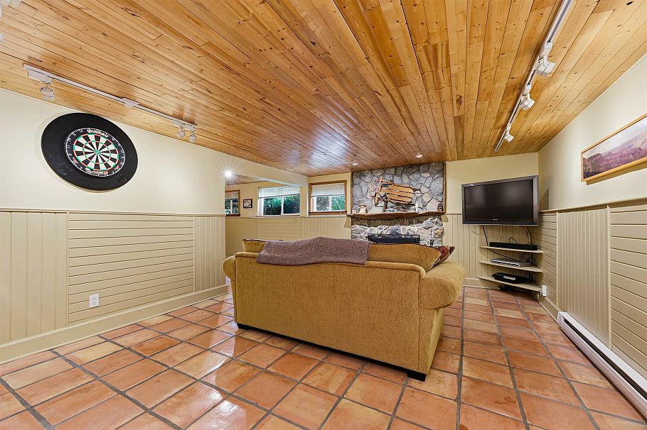 818 E 6th Street North Vancouver, BC - 23