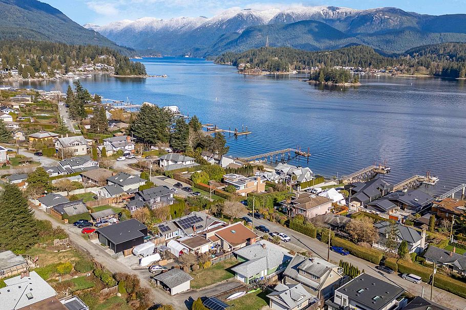 351 Beachview Drive North Vancouver, BC - 4