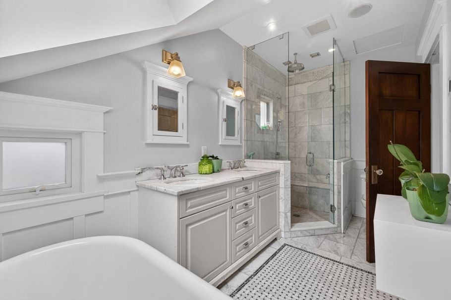 4195 W 15th Avenue Vancouver, BC - 24