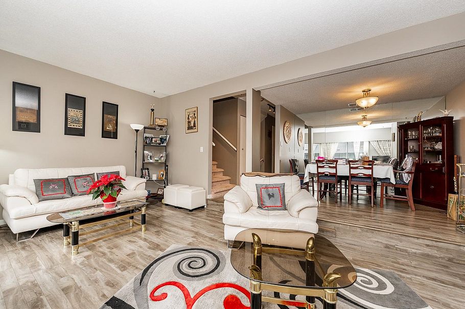 1976 Purcell Way North Vancouver, BC - 2