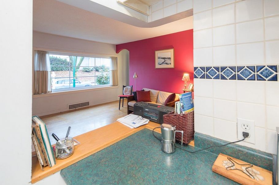 2305 W 3rd Avenue Vancouver, BC - 12