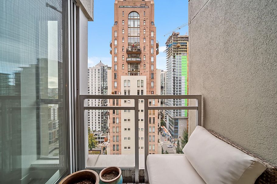 1238 Richards Street Vancouver, BC - 17