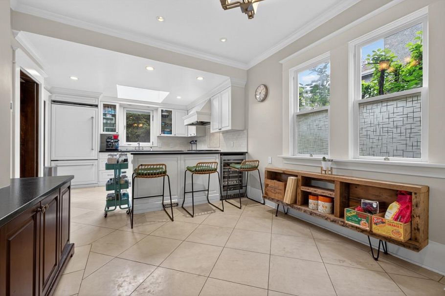 4195 W 15th Avenue Vancouver, BC - 17